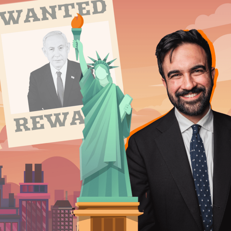 Een foto van een lachende Zohran Mamdani voor een achtergrond van New York. Op de voorgrond is het vrijheidsbeeld te zien. Op een poster met 'Wanted' erop, staat een foto van Benjamin Netanyahu